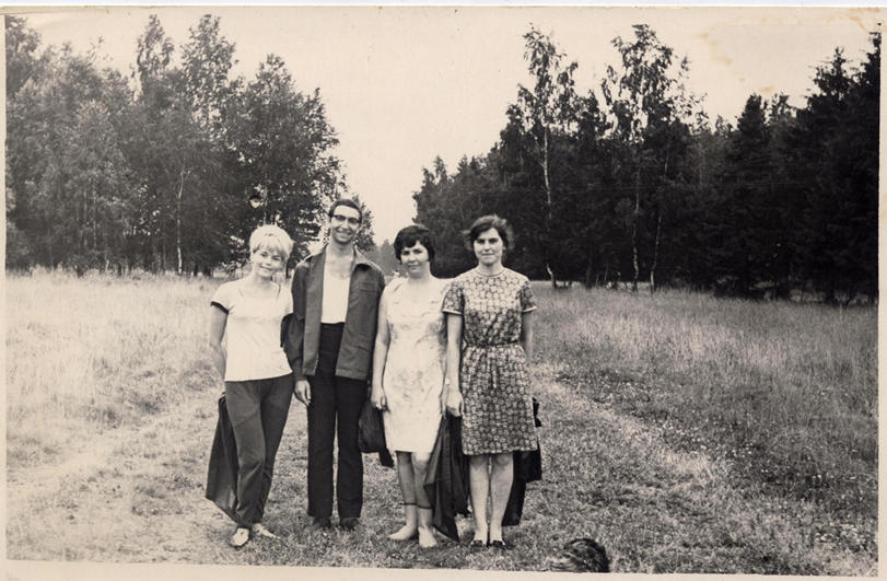 Гершгал Юрий Давидович. Подмосковье, Дом отдыха Марфино. 1970 год. Блондинка справа - Дворникова Светлана